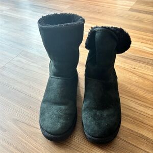 UGG Mens Black Suede Boot. Sheepskin lined. US size 12